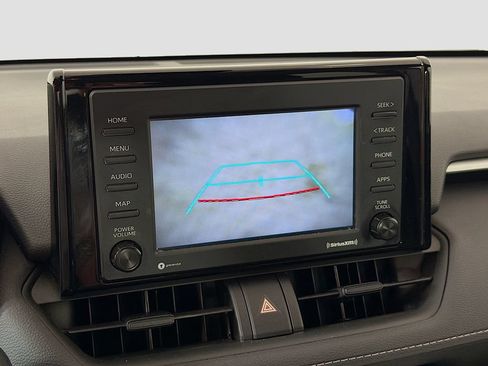 Used 2021 Toyota RAV4 LE AWD/4WD image 28