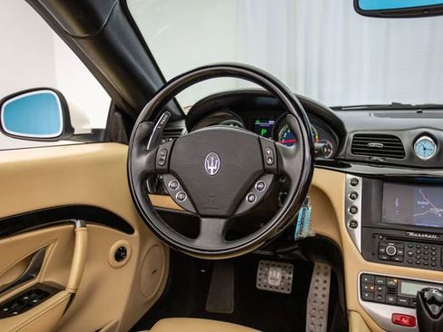 Used 2011 Maserati GranTurismo Convertible RWD image 4