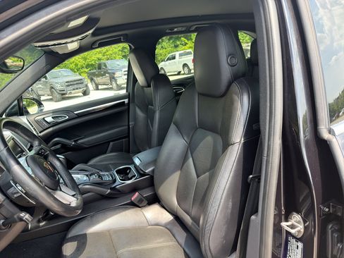 Used 2016 Porsche Cayenne AWD/4WD image 9