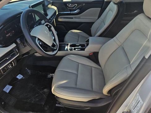 New 2026 Lincoln Corsair Premiere image 22