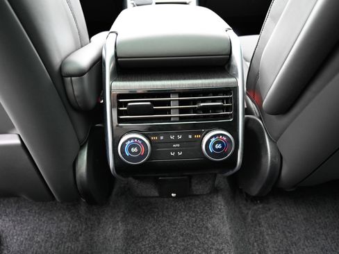 Used 2025 Land Rover Range Rover SE AWD/4WD image 40