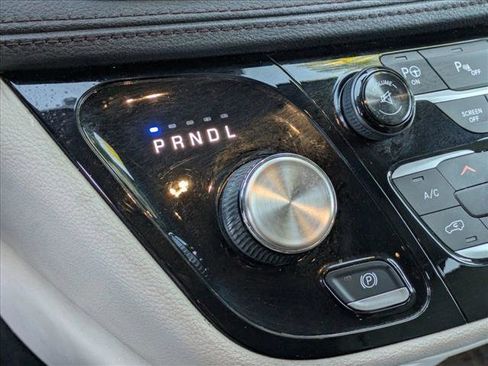 Used 2017 Chrysler Pacifica Limited w/ UConnect Theater Package image 21