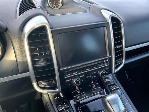 Used 2014 Porsche Cayenne Base image 18