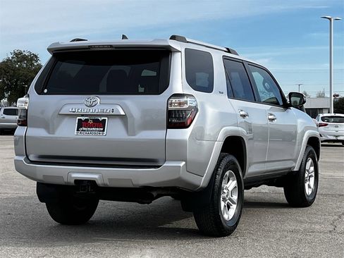 Used 2022 Toyota 4Runner SR5 Premium image 4
