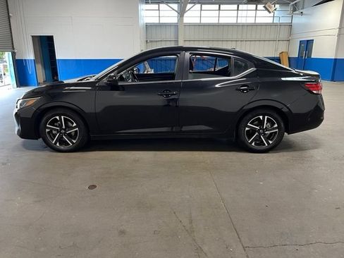 Used 2024 Nissan Sentra SV FWD image 6