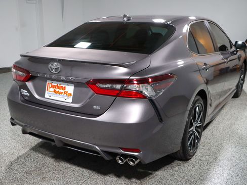 Used 2023 Toyota Camry SE FWD image 7