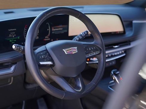 Used 2024 Cadillac XT4 Premium Luxury w/ Cold Weather Package image 6