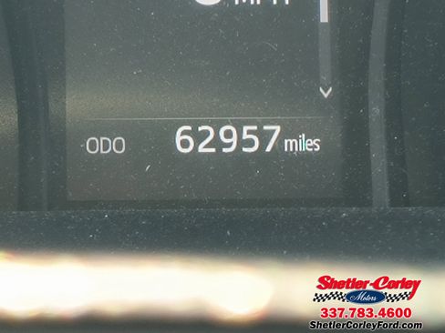 Used 2024 Toyota Camry SE image 27