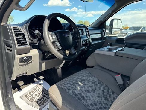 Used 2017 Ford F250 XLT w/ Advanced Security Pack image 32