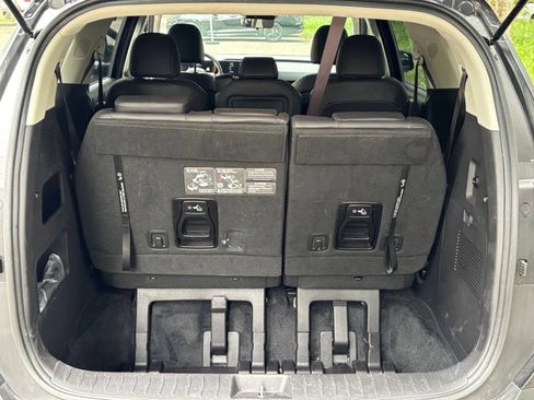 Used 2026 Kia Carnival FWD image 34