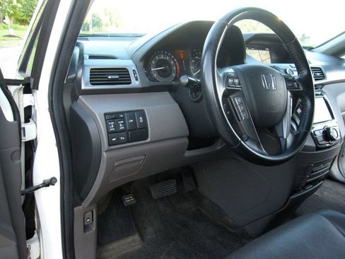Used 2014 Honda Odyssey Touring Elite image 20
