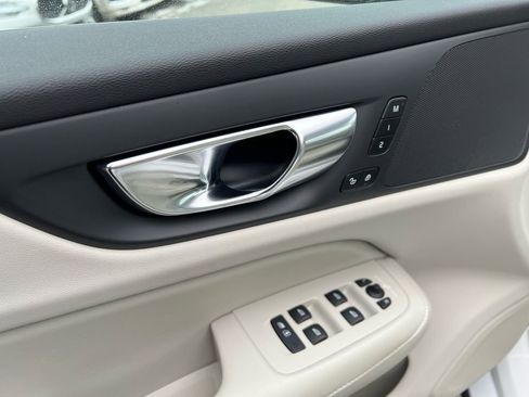 Certified 2025 Volvo S60 T8 Plus AWD/4WD image 10