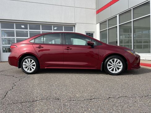 Used 2024 Toyota Corolla LE w/ LE Convenience Package FWD image 25