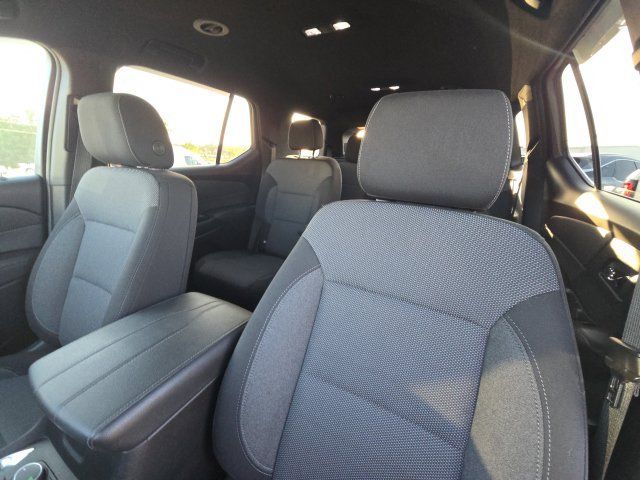 Used 2022 Chevrolet Traverse LT FWD image 25