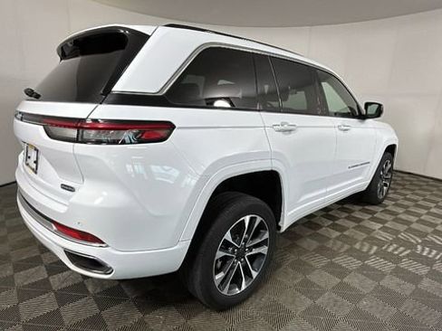 Used 2023 Jeep Grand Cherokee Overland w/ Luxury Tech Group IV AWD/4WD image 3