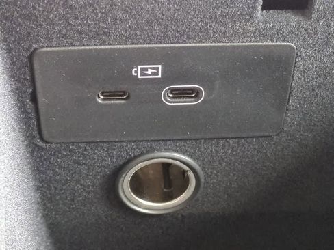 New 2026 Volvo XC90 B6 Plus w/ Protection Package Premier image 30