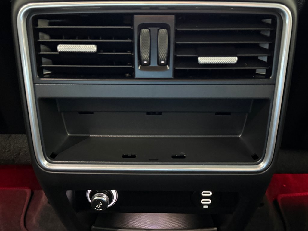 Used 2022 Porsche Cayenne AWD/4WD image 35