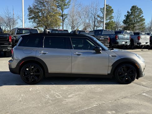 Used 2016 MINI Cooper Clubman image 3