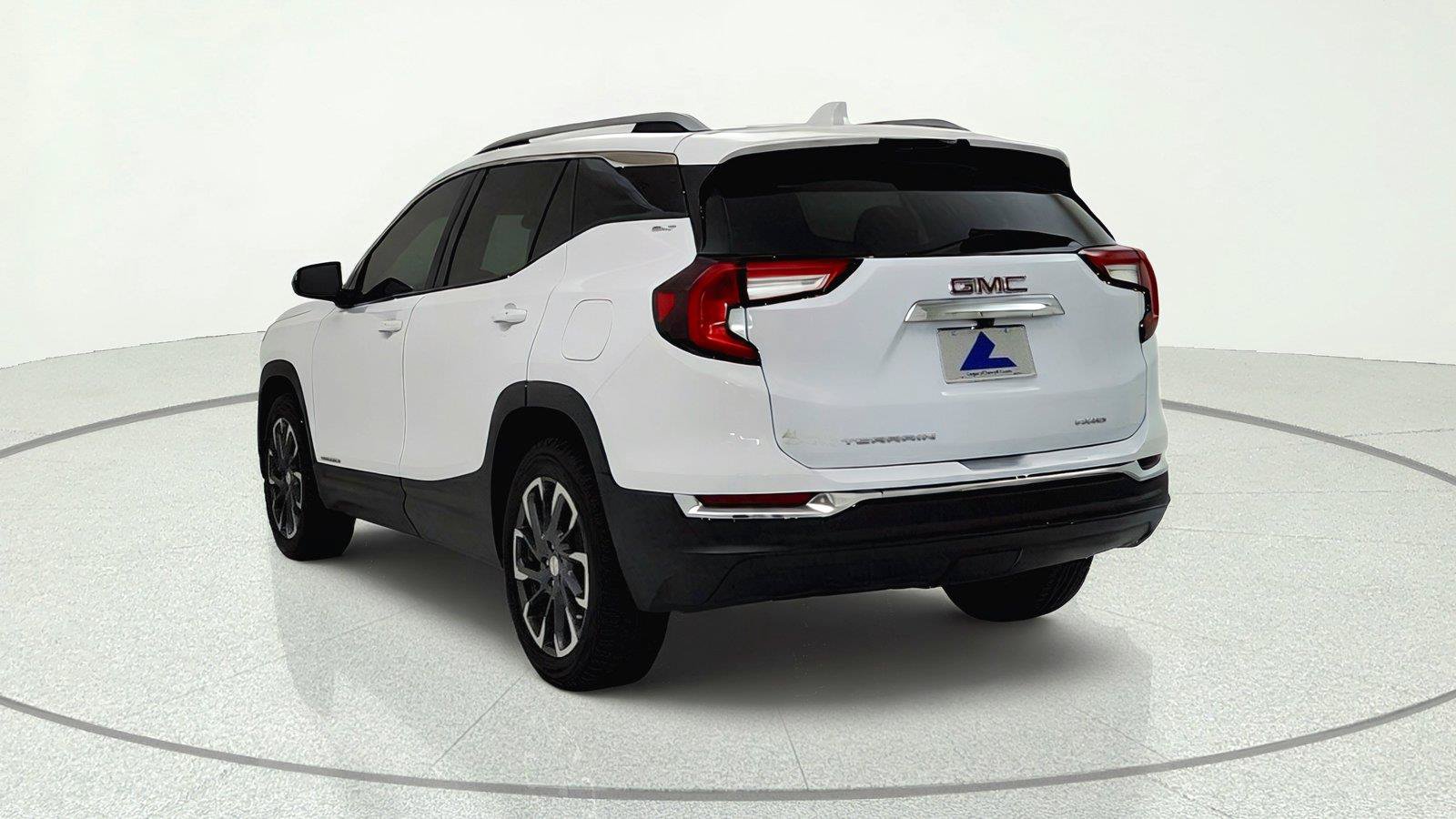 Used 2022 GMC Terrain SLT AWD/4WD image 5
