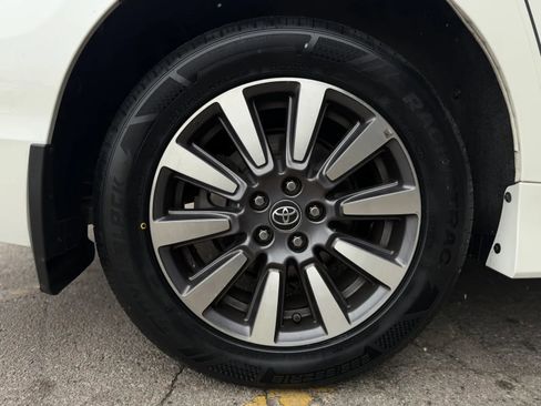 Used 2020 Toyota Sienna Limited image 48