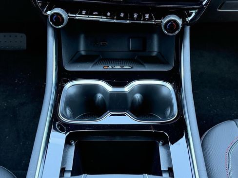 New 2026 Chevrolet Traverse Z71 w/ Enhanced Driving Package AWD/4WD image 19