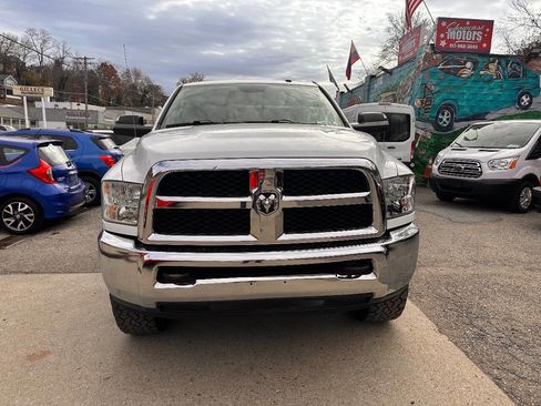Used 2013 RAM 2500 Tradesman w/ Chrome Appearance Group image 2