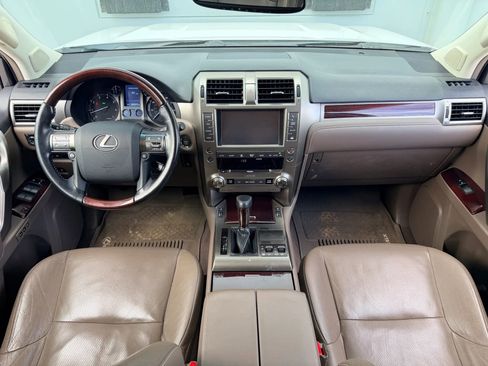 Used 2018 Lexus GX 460 Premium w/ Premium Package image 18