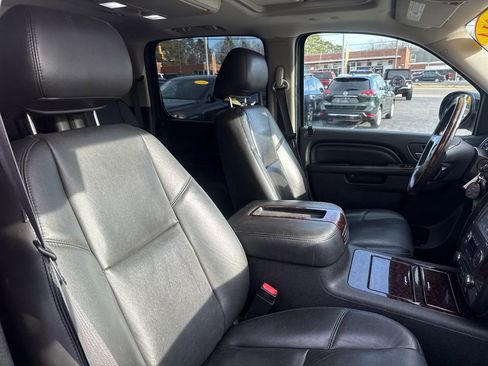 Used 2014 GMC Yukon XL Denali image 21