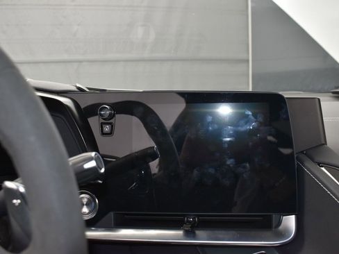 Used 2025 Chevrolet Corvette Stingray Coupe w/ 1LT image 22