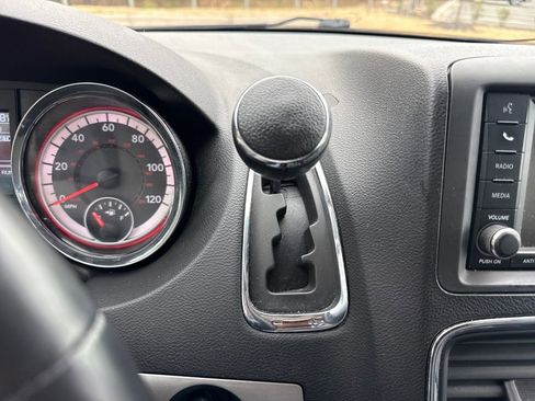 Used 2015 Dodge Grand Caravan R/T w/ Driver Convenience Group image 21