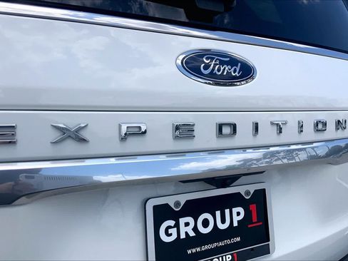 Used 2024 Ford Expedition Platinum RWD image 10