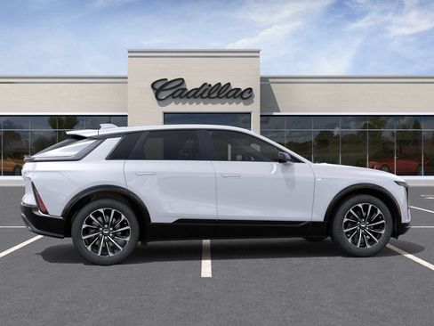 New 2026 Cadillac Lyriq Sport AWD/4WD image 5