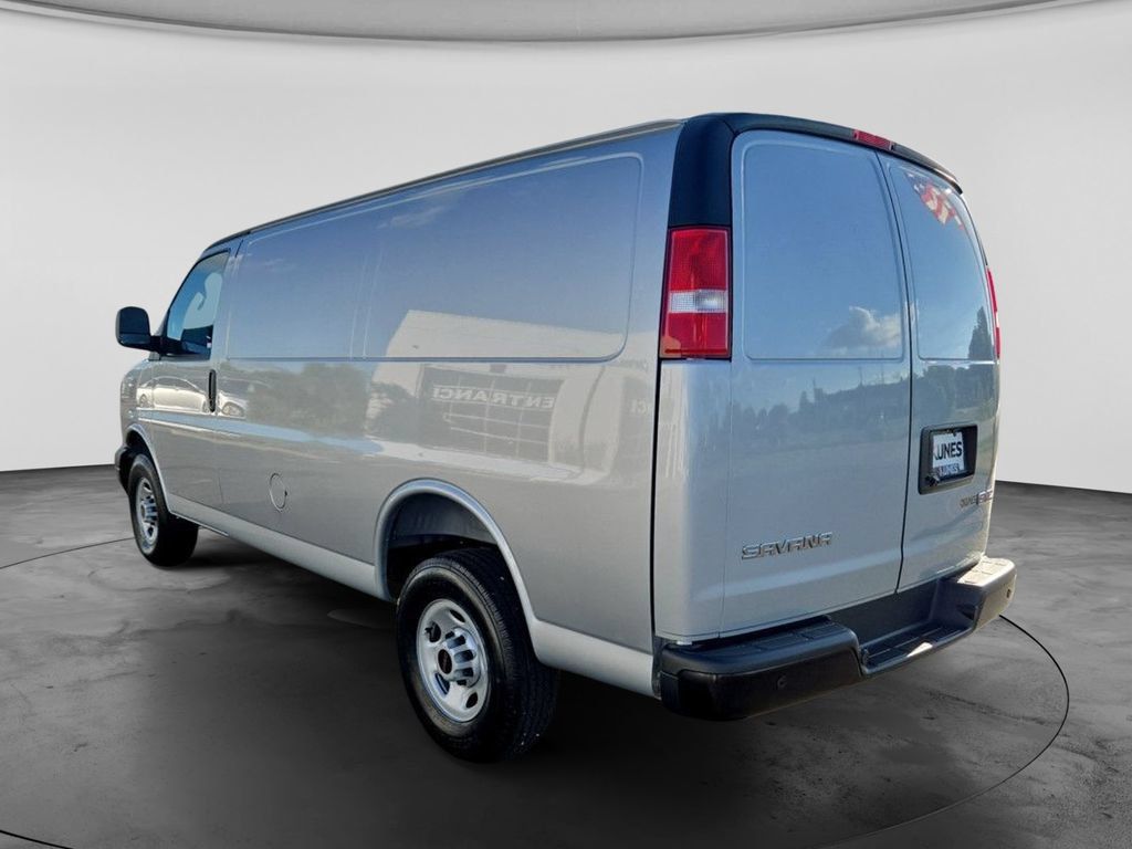 New 2026 GMC Savana 3500 w/ Driver Convenience Package RWD image 9