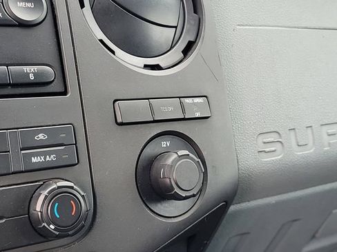Used 2015 Ford F550 2WD Regular Cab Super Duty image 20