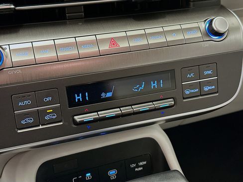 Used 2025 Hyundai Kona SEL image 24