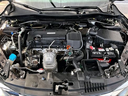 Used 2017 Honda Accord Sport image 32