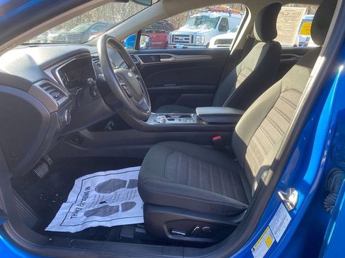 Used 2019 Ford Fusion SE image 12