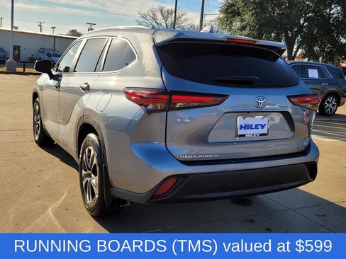 Used 2024 Toyota Highlander XLE image 3