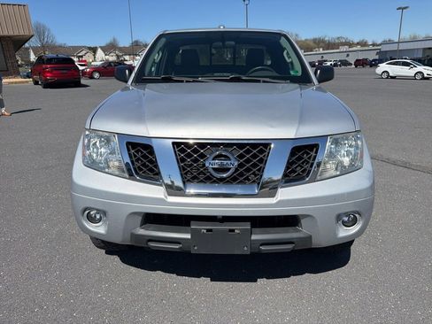 Used 2015 Nissan Frontier SV image 8