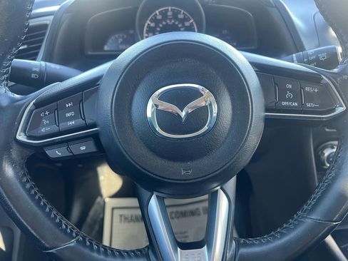 Used 2018 MAZDA MAZDA3 Touring image 10