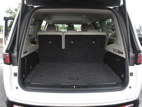 Used 2024 Jeep Wagoneer L Series II w/ Flexible Seating Group RWD image 18