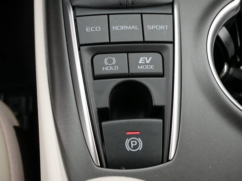 Certified 2023 Toyota Camry XLE w/ Navigation Package image 27