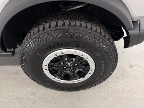 New 2026 Ford Bronco Big Bend w/ Black Diamond Package AWD/4WD image 5