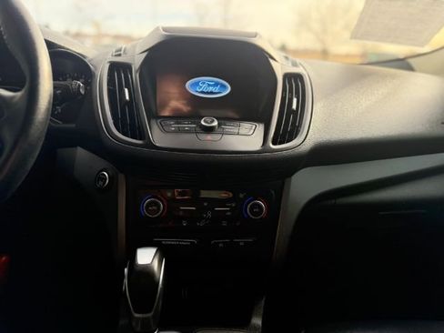 Used 2019 Ford Escape SEL image 18