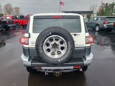 Used 2012 Toyota FJ Cruiser 4WD image 9