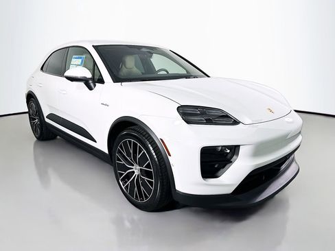 New 2026 Porsche Macan Electric image 7