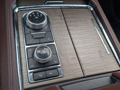 Used 2022 Ford Expedition Max Limited image 29