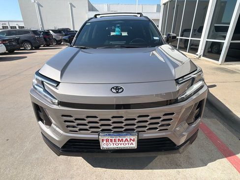 Used 2026 Toyota RAV4 SE AWD/4WD image 3