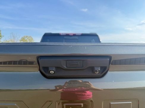 Used 2022 Chevrolet Silverado 2500 LTZ w/ LTZ Plus Package AWD/4WD image 7