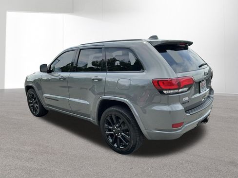 Used 2021 Jeep Grand Cherokee Laredo X AWD/4WD image 5